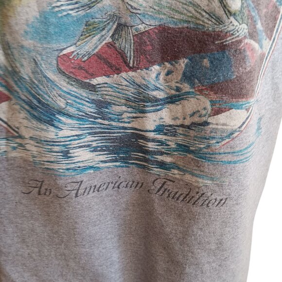 Large Vintage T-shirt Bass Pro Shops Graphic Gray American Flag Fish 90's - Picture 3 of 5